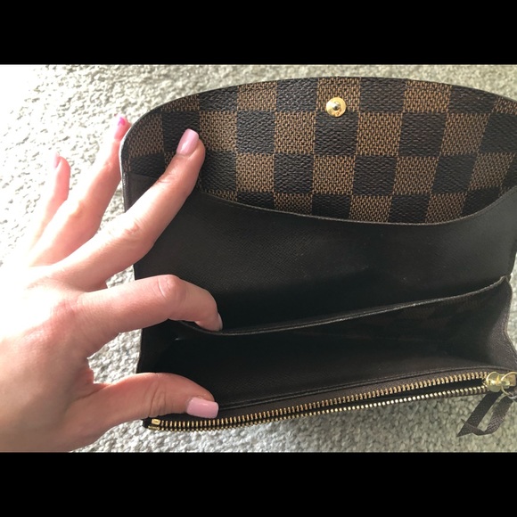 Louis Vuitton Emilie Wallet - Picture 3 of 4